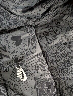 🔥Vintage Nike Women's Graffiti Print Puffer Jacket | Medium | Y2K